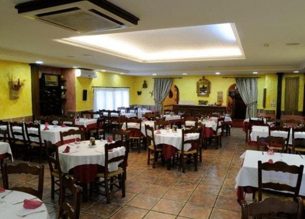Hotel El Oasis Carchel Екстериор снимка