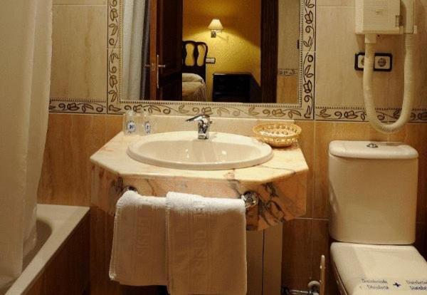 Hotel El Oasis Carchel Стая снимка